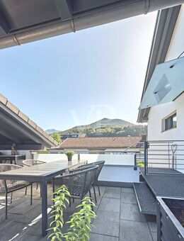 Bergblick, Seenähe, ruhige Lage, große Dachterrasse - lichtdurchflutete Maisonettewohnung - Frasdorf