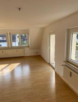 YEAH, wOw, ...die hat ALLES! TOP DG-Wohnung, genialer Grundriss, West-Balkon, GartenNutzung, Garage - Schwaig (Nürnberg)