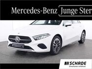 Mercedes A 200, Progressive, Jahr 2023 - Eisenach