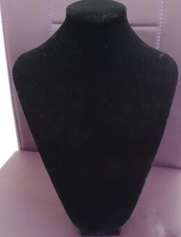 Schmuckbüste, 5 mal in Schwarz - Nürnberg