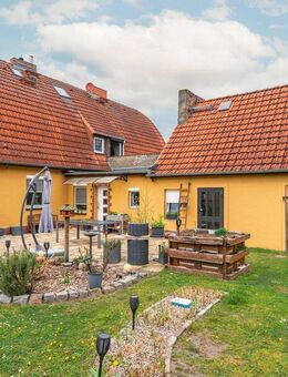 Gepflegte Doppelhaushälfte mit charmantem Garten - provisionsfrei für Käufer - Nauen