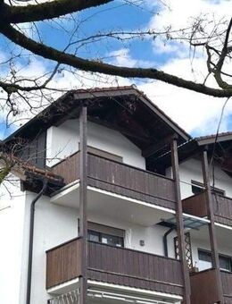 Weilheim - ruhig gelegene DG Wohnung mit Erker und Balkon - Weilheim (Oberbayern)