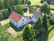 Idyllischer Gutshof mit 4 Wohnungen, Scheune und Garage auf großzügigem Grundstück - Rubkow