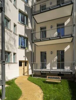 Sanierte 3-Zimmer-Wohnung - denkmalgeschütztes Objekt mit Fußbodenheizung, Parkett und Balkon ! - Chemnitz