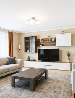 Modernisierte 4-Zimmer-Wohnung mit Balkon, Garten + zusätzlichem Dachgeschoss 82m² zur individuellen Ausbaureserve! - Regensburg