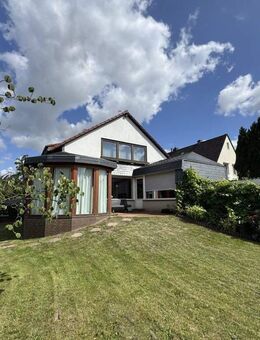 Peine-Zentrum / Großes Ein.- bis Zweifamilienhaus in top Lage ! - Peine