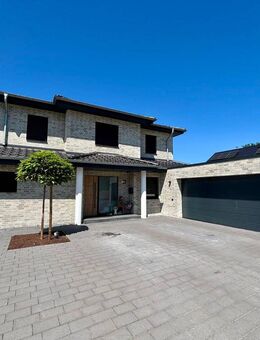Exklusive Staffelvilla in Mantinghausen mit unverbaubaren Blick! - Salzkotten