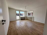 Erstbezug nach Kernsanierung! Mit Balkon! Mit Aufzug! Zentrale und helle 3,5-Zimmer-Wohnung! - Bochum