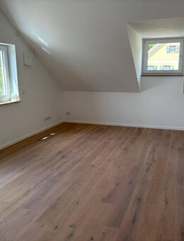 3 Zimmer Dachgeschosswohnung mit Südbalkon - Bergkirchen