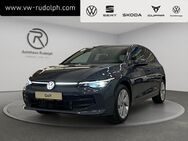 VW Golf, 1.5 TSI Life, Jahr 2022 - Oelsnitz (Erzgebirge)