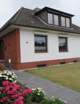 Super schickes Wohnhaus mit Einliegerwohnung und Sonnengrundstück mit Garage und tollem Garten - Cuxhaven