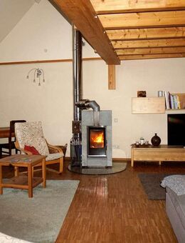 Schön gelegen in Pfeffelbach: 2 Häuser: 1 x ca. 194m² saniert, 1 x ca. 125m² renovierungsbedarf, mi - Pfeffelbach