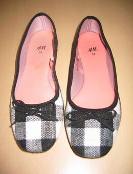 Ballerinas in Größe 35 schwarz-weiß kariert von H&M neu/neuwertig - Moosinning