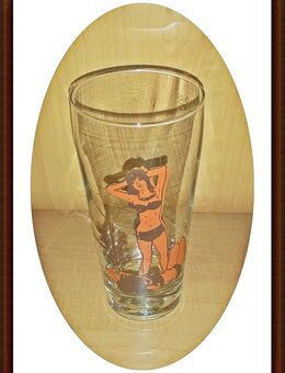 Ein sehr schönes Glas - mit sehr schönen Hintergrund - Versand oder Abholung, da entfallen die Versandkosten - Meiningen