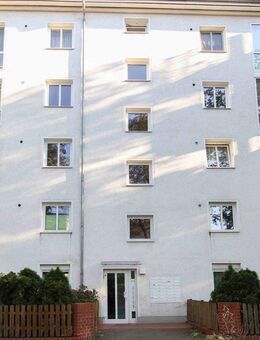 Attraktive Kapitalanlage- gepflegte 3,5-Zimmer-Etagenwohnung mit Balkon - Berlin