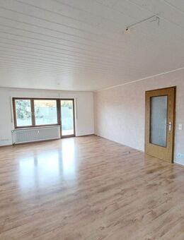 3-Familienhaus / Qm-Preis unter 2.200,- €/ 2 gr. Whgen frei/1 x 5-Zi.-Whg/1x 4-Zi.-Whg/ Ettlingen-Schöllbronn, 880 m² GS - Ettlingen