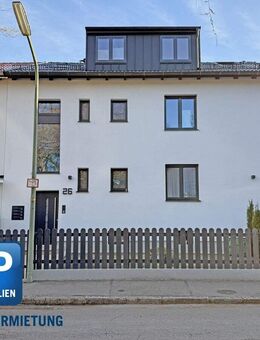 Neuwertige 3-Zimmer-Wohnung über die gesamte 1. Etage - München