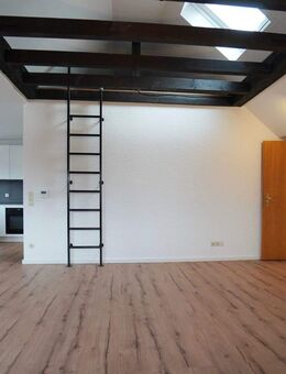 Top renovierte 3,5-Zimmer-Atelierwohnung mit EBK u. Südbalkon in bevorzugter Aussichtslage - Filderstadt