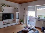Ruhig und doch zentral: Schöne, helle Wohnung (3ZKB) mit Balkon, etc. In Miethaus mit nur 2 Parteien - Altenstadt (Waldnaab)