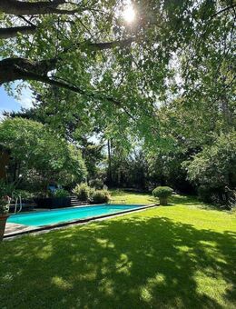 Fürth-Obermichelbach ~ Exklusiver Architekten-Bungalow – Paradies mitten im Grünen mit parkähnlichem Anwesen, Pool und Garten in ruhiger Traumlage - Obermichelbach