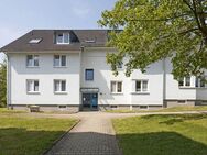 Ihr neues Zuhause - Hochwertige 2-Zimmer-Wohnung mit sonnigem Balkon und eigenem Stellplatz - Oelsnitz (Erzgebirge)