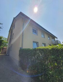 Helle 2-Zimmer-Dachgeschosswohnung mit Stellplatz - Rietberg - Rietberg