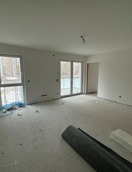 Neubau 2 Zimmer OG Wohnung mit Balkon, Keller, Tiefgarage - Schmiechen