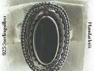 Ring, 925 Silber mit gefassten Onyxstein - Stemmen