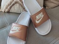 Nike Badeschuhe in 40 Damen - Bestensee