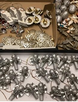 Chtistbaumschmuck alte silberfarbige verschiedene Aufhänger Baumschmuck . Weihnachtsschmuck - Düsseldorf