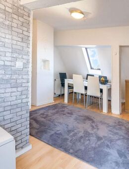 Charmantes Dachgeschoss-Apartment mit 2 Zimmern und Ausbaupotenzial - Leverkusen