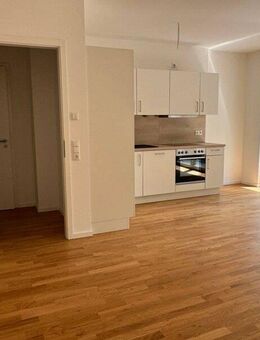 Neubau: Moderne 4-Raum-Wohnung mit EBK, Gäste-WC, Dusche + Wanne & zwei Balkonen - Leipzig