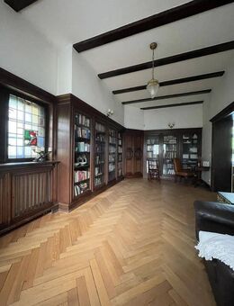 Villa in Berlin Kaulsdorf, energetisch saniert auf Park ähnlich gestaltetes großes Grundstück - Berlin