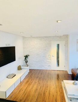 frisch renovierte, teilmöblierte helle 4-Zimmer Wohnung - München