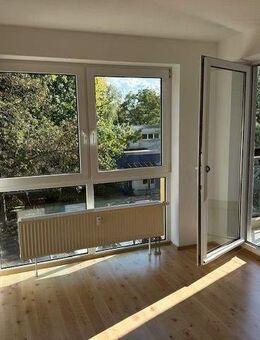 Helle 2-Zi.-Whg. - 2.OG mit Aufzug, Südbalkon, Keller und Tiefgaragenstellplatz zu vermieten! - Chemnitz
