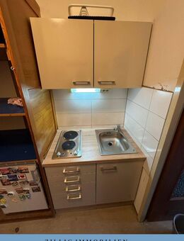 1-Zi-Studenten-Appartement - EBK, Loggia, TG-Stellplatz - Nähe Uni / FH - IMMOBILIEN ZILLIG - Regensburg