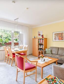 Sonniger Neustart mit Potenzial - 2-Zimmer-Wohnung mit Balkon & Aufzug in Erneuerung - Berlin