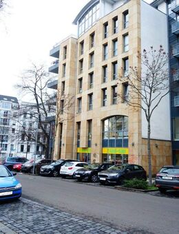 Exklusive Penthouse-Wohnung mit großer Terrasse & hochwertiger neuer Einbauküche - Leipzig