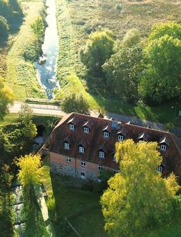 Historische, sanierte Wassermühle am Ufer der Ostpeene mit Ferienwohnungen & Restaurant - Waren (Müritz) Zentrum