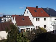 Charmante Doppelhaushälfte mit viel Platz und weitläufigem Garten - Weingarten