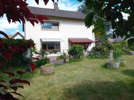 Bruchmühlbach - Miesau Freistehendes Einfamilienhaus mit Garagen und schönem Garten - Bruchmühlbach-Miesau