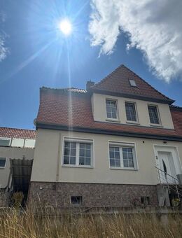 Ihr neues IMMOBILIEN QUARTIER: Umgfangreich saniertes Mehrfamilienhaus mit weiterem Ausbaupotenzial - Beckedorf