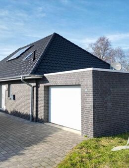 Blick bis unters Dach! Moderner Bungalow mit offener, hoher Decke in zentraler Lage von Augustfehn! - Apen