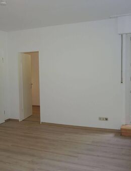 Renoviertes 1,5-Zimmer Erdgeschoss-Apartment inkl. kleinem Balkon // Hausmeisterservice // Top Wohnlage nahe dem Bahnhof - Bad Kissingen