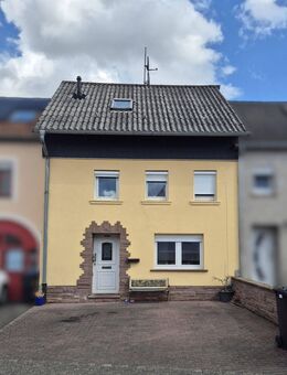 Einfamilienhaus I Große Terrasse I 2 Stellplätze I kleiner Hinterhof - Herforst