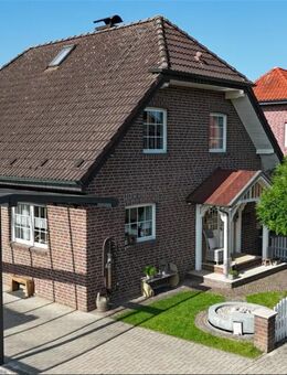 Stilvolles Einfamilienhaus mit Pool, Gartenidylle & hochwertiger Ausstattung - Olfen