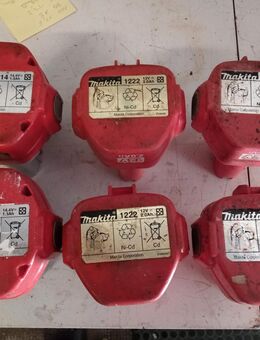 Makita Akkus defekt 2x PA14, 2x 1222, 2x 1220 - Horb (Neckar) Zentrum