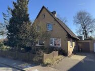 Solides Einfamilienhaus in Heide in ruhiger zentrale Lage - Heide
