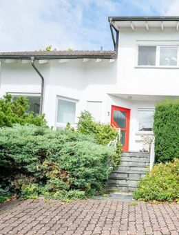 Außergewöhnliche Doppelhaushälfte mit exklusiven Ausstattungsdetails in Feldrand-Weitblick-Lage - Ober-Olm