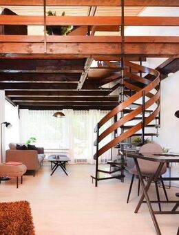 Bad Harzburg: Stilvolle 1,5 Zimmer-Galerie-Wohnung mit Balkon und PKW-Stellplatz! - Bad Harzburg